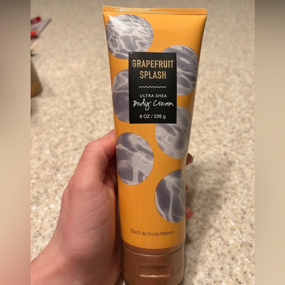 Bath & Body Works hand lotion, Grapefruit Splash shea butter, 8oz, never used